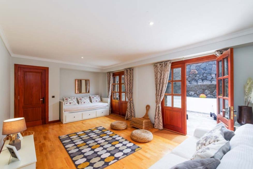 5 soverom Villa til salgs i Playa Blanca med svømmebasseng garasje - € 1 750 000 (Ref: 8546042)