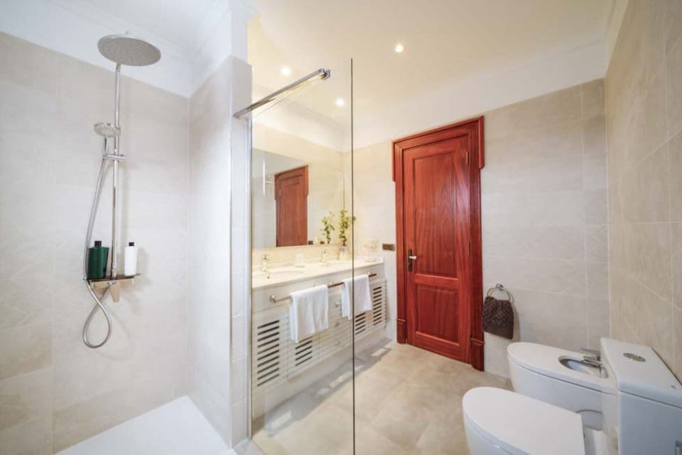 5 soverom Villa til salgs i Playa Blanca med svømmebasseng garasje - € 1 750 000 (Ref: 8546042)