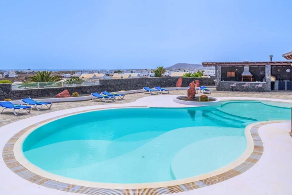 5 soverom Villa til salgs i Playa Blanca med svømmebasseng garasje - € 1 750 000 (Ref: 8546042)