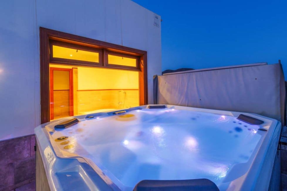 5 soverom Villa til salgs i Playa Blanca med svømmebasseng garasje - € 1 750 000 (Ref: 8546042)