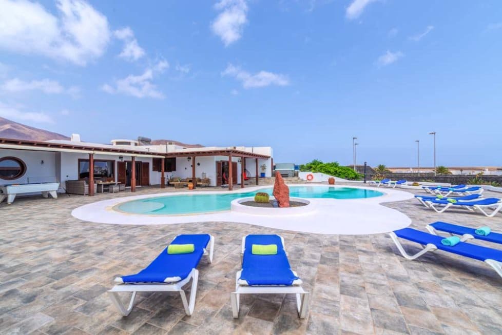 5 soverom Villa til salgs i Playa Blanca med svømmebasseng garasje - € 1 750 000 (Ref: 8546042)