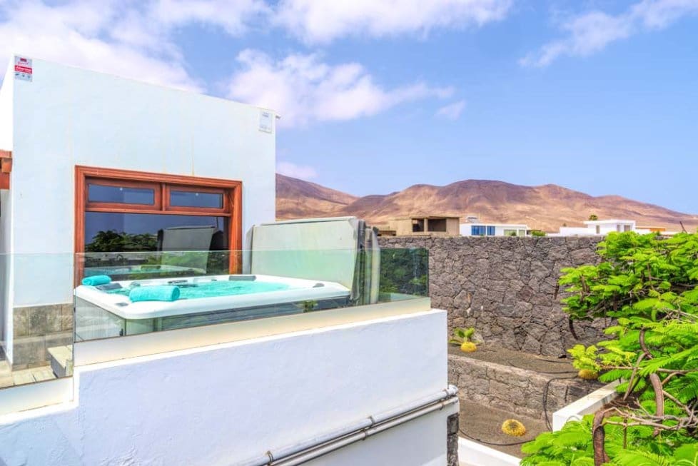 5 soverom Villa til salgs i Playa Blanca med svømmebasseng garasje - € 1 750 000 (Ref: 8546042)