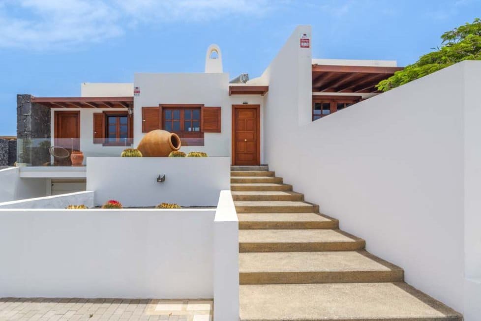5 soverom Villa til salgs i Playa Blanca med svømmebasseng garasje - € 1 750 000 (Ref: 8546042)