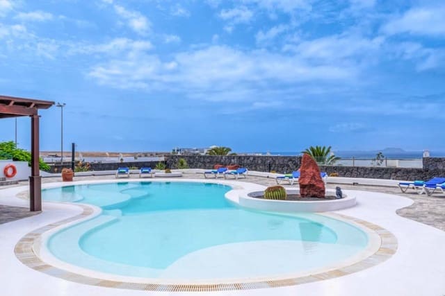 5 soverom Villa til salgs i Playa Blanca, Yaiza med svømmebasseng garasje - € 1 750 000 (Ref: 8546042)