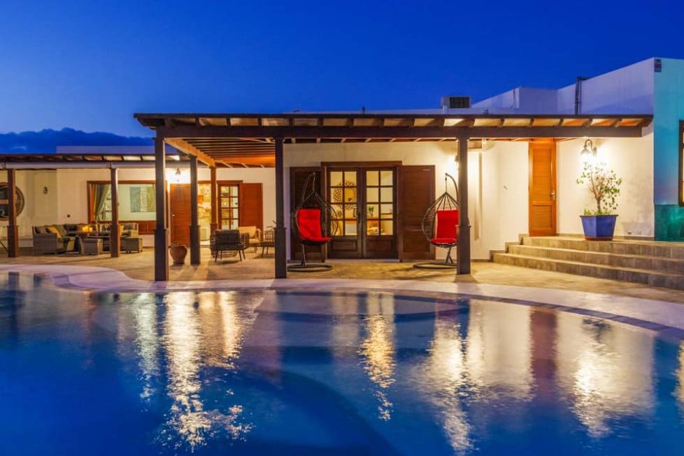 5 soverom Villa til salgs i Playa Blanca med svømmebasseng garasje - € 1 750 000 (Ref: 8546042)