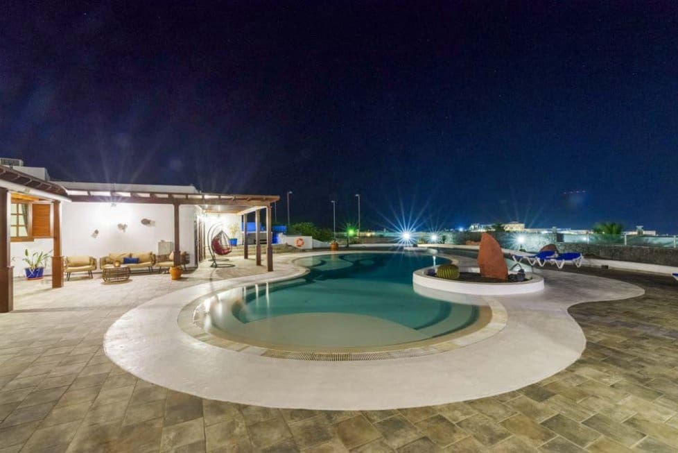 5 soverom Villa til salgs i Playa Blanca med svømmebasseng garasje - € 1 750 000 (Ref: 8546042)