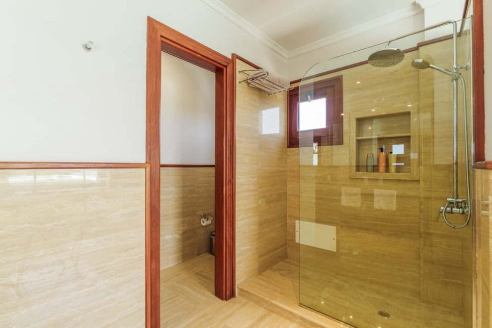 5 soverom Villa til salgs i Playa Blanca med svømmebasseng garasje - € 1 750 000 (Ref: 8546042)