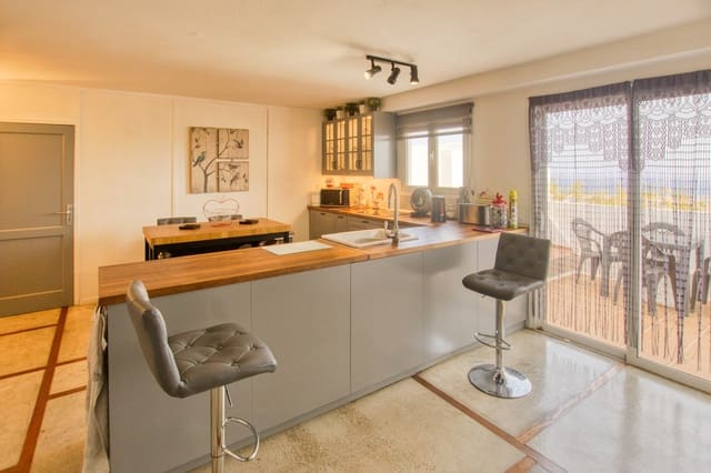 6 quarto Moradia para venda em Guime, San Bartolomé com piscina garagem - 790 000 € (Ref: 8782263)