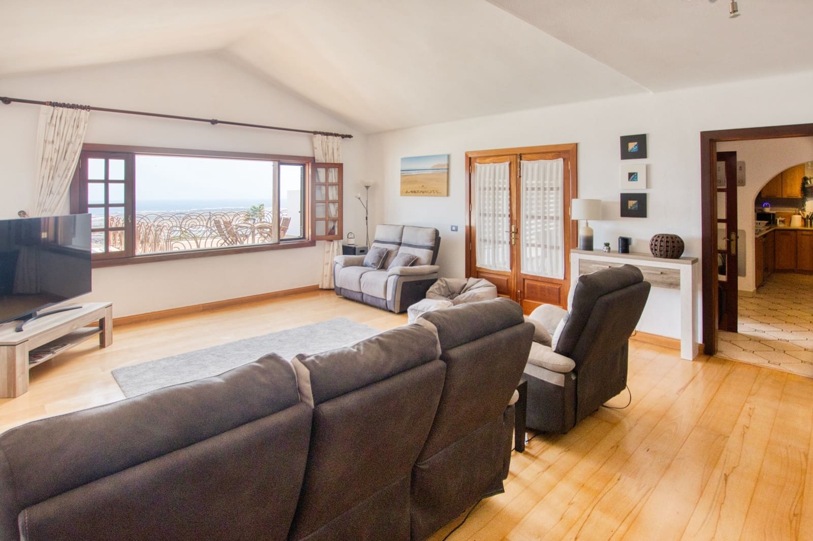 6 soverom Villa til salgs i Guime med svømmebasseng garasje - € 790 000 (Ref: 8782263)