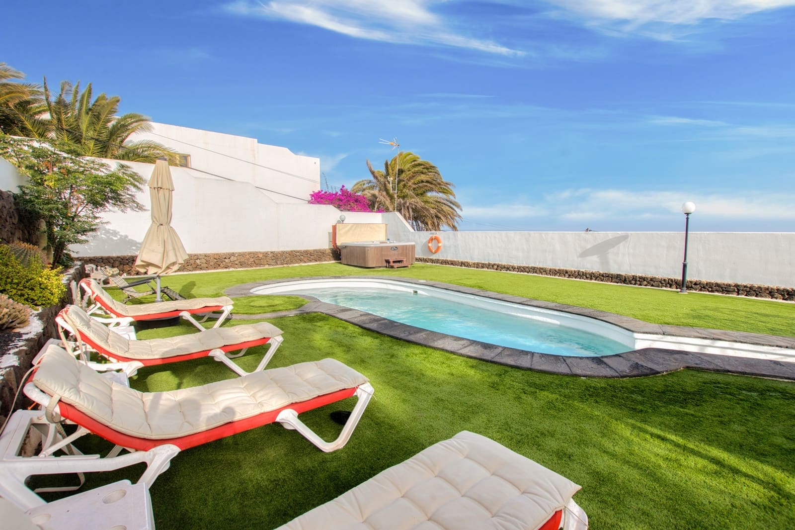 6 soverom Villa til salgs i Guime med svømmebasseng garasje - € 790 000 (Ref: 8782263)