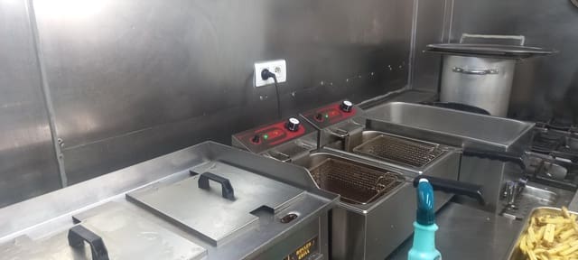 Business for sale in Costa Teguise, Teguise with garage - € 29,000 (Ref: 9007793)