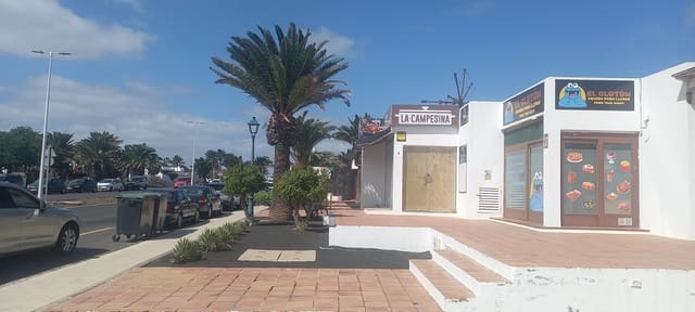 Business for sale in Costa Teguise, Teguise with garage - € 29,000 (Ref: 9007793)
