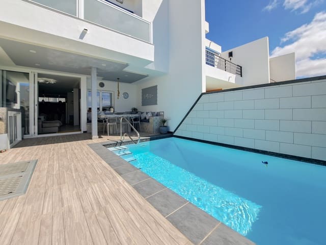 4 soveværelse Villa til salg i Playa Blanca, Yaiza med swimmingpool garage - € 485.000 (Ref: 9126074)