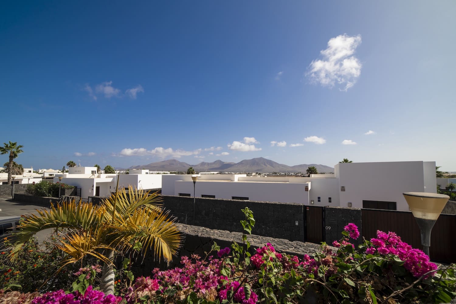 3 slaapkamer Villa te koop in Playa Blanca met zwembad garage - € 525.000 (Ref: 9201763)