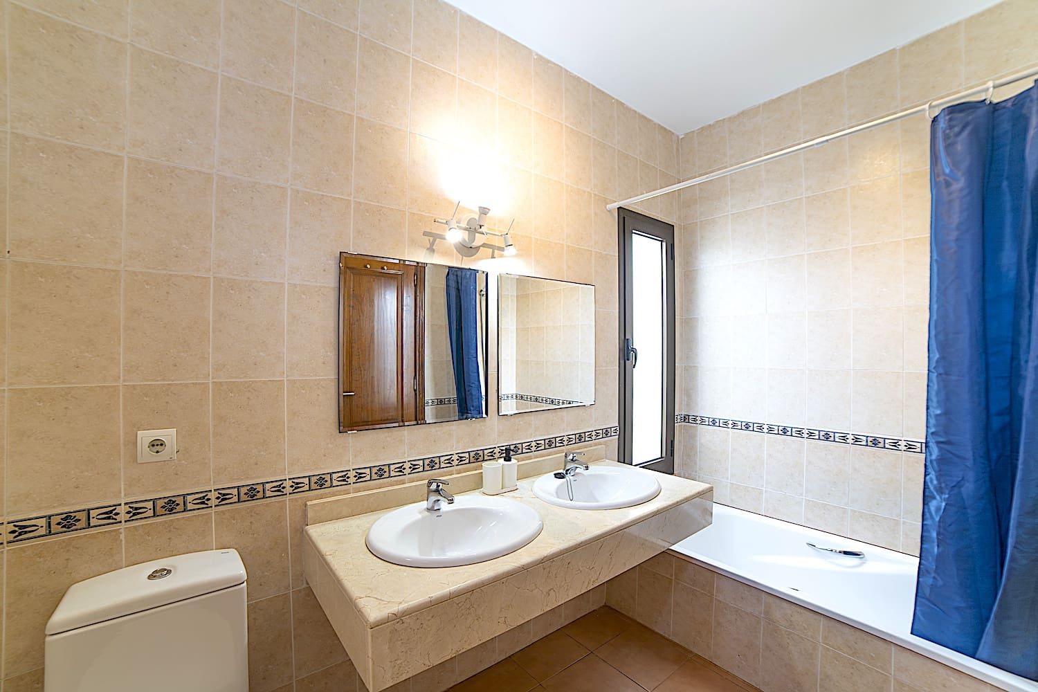 3 slaapkamer Villa te koop in Playa Blanca met zwembad garage - € 525.000 (Ref: 9201763)