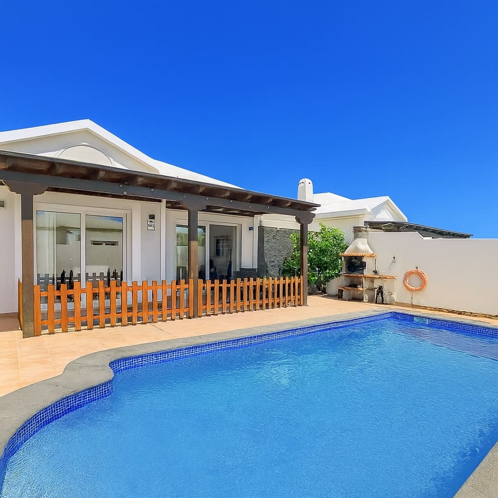 4 soveværelse Villa til salg i Playa Blanca med swimmingpool garage - € 520.000 (Ref: 9298847)