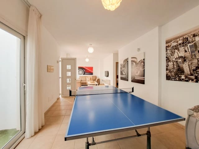 4 bedroom Villa for sale in Playa Blanca, Yaiza with pool garage - € 520,000 (Ref: 9298847)