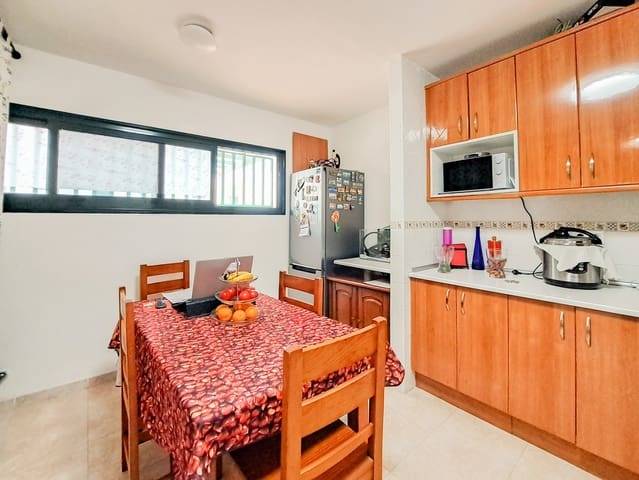 3 quarto Moradia para venda em Playa Blanca, Yaiza com garagem - 270 000 € (Ref: 9309054)