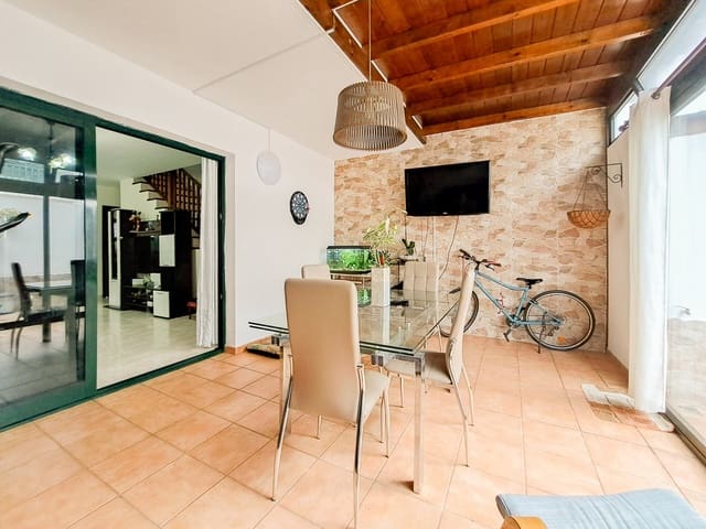 3 quarto Moradia para venda em Playa Blanca, Yaiza com garagem - 270 000 € (Ref: 9309054)