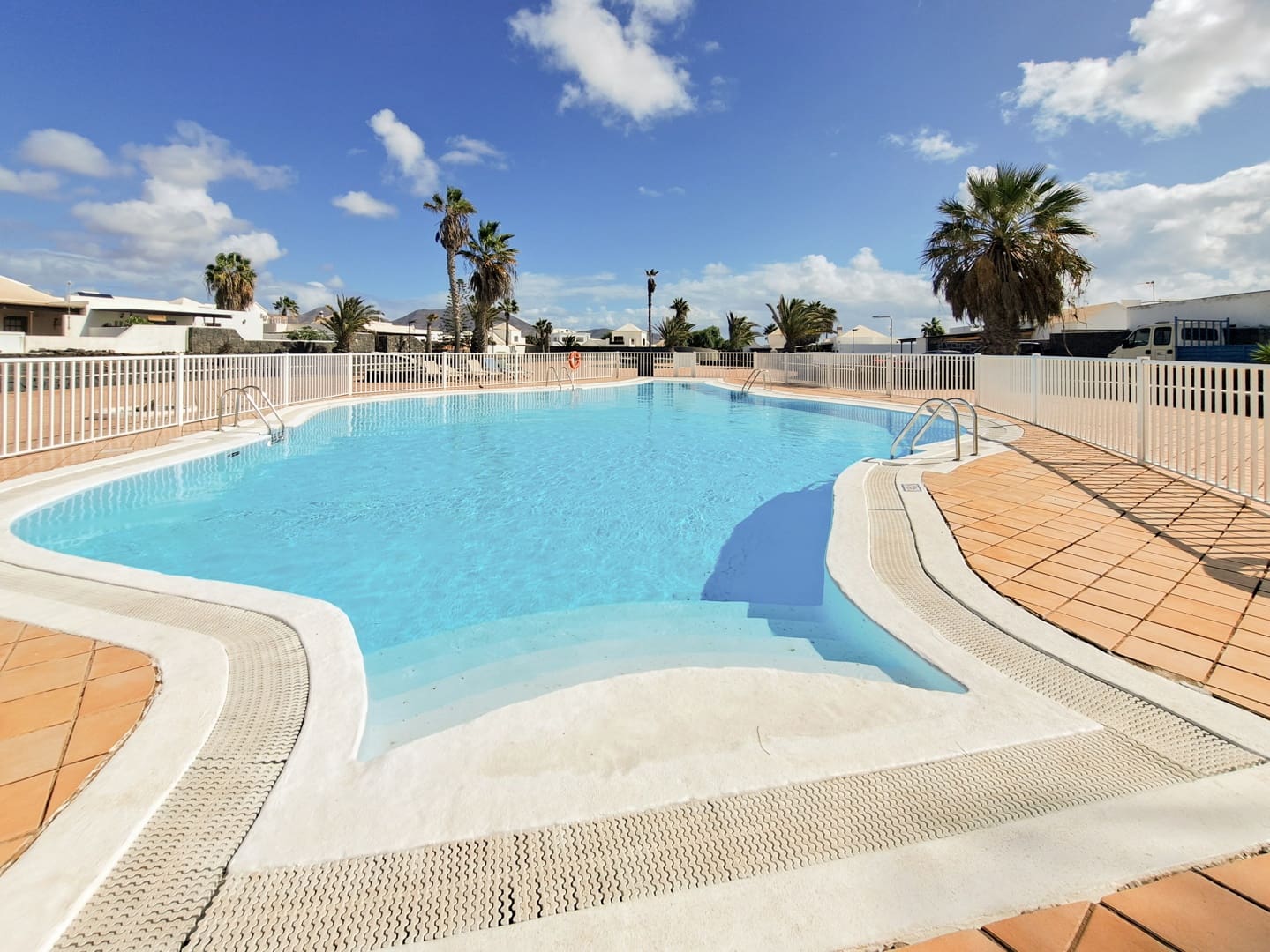 2 soveværelse Villa til salg i Playa Blanca med swimmingpool garage - € 335.000 (Ref: 9428125)