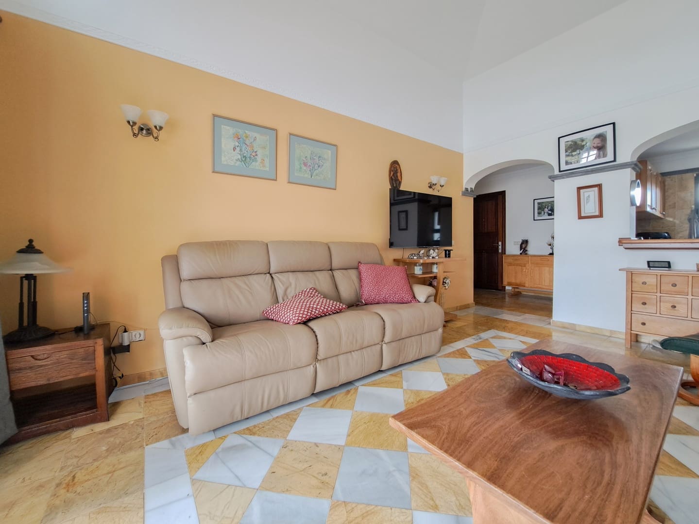 2 slaapkamer Villa te koop in Playa Blanca met zwembad garage - € 485.000 (Ref: 9428774)