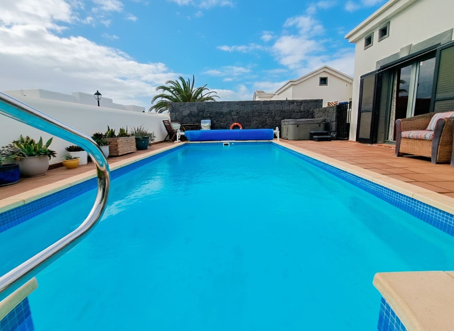 2 slaapkamer Villa te koop in Playa Blanca met zwembad garage - € 485.000 (Ref: 9428774)