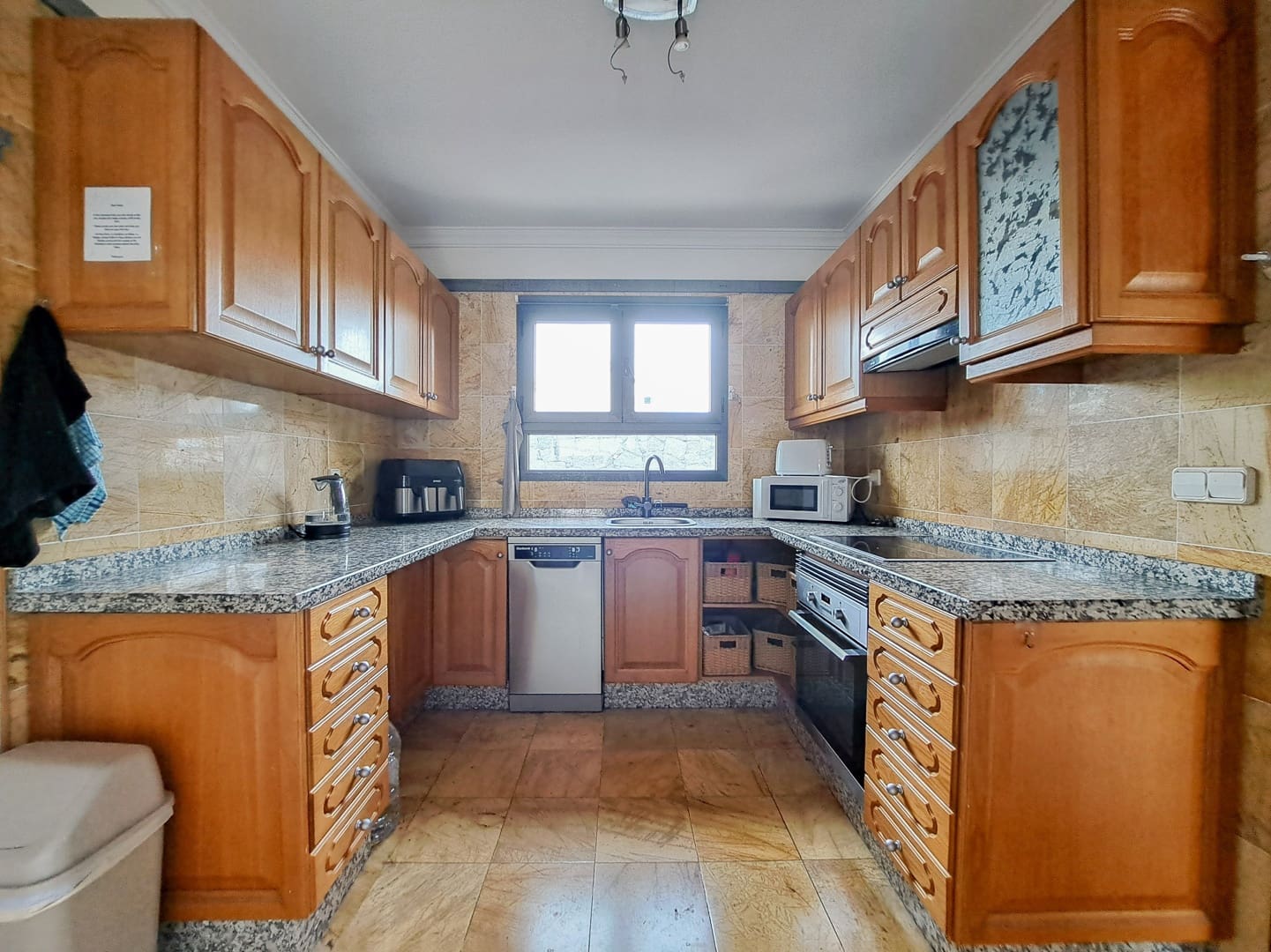 2 slaapkamer Villa te koop in Playa Blanca met zwembad garage - € 485.000 (Ref: 9428774)