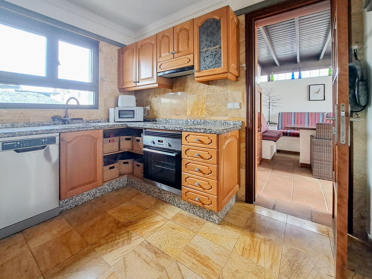 2 slaapkamer Villa te koop in Playa Blanca met zwembad garage - € 485.000 (Ref: 9428774)