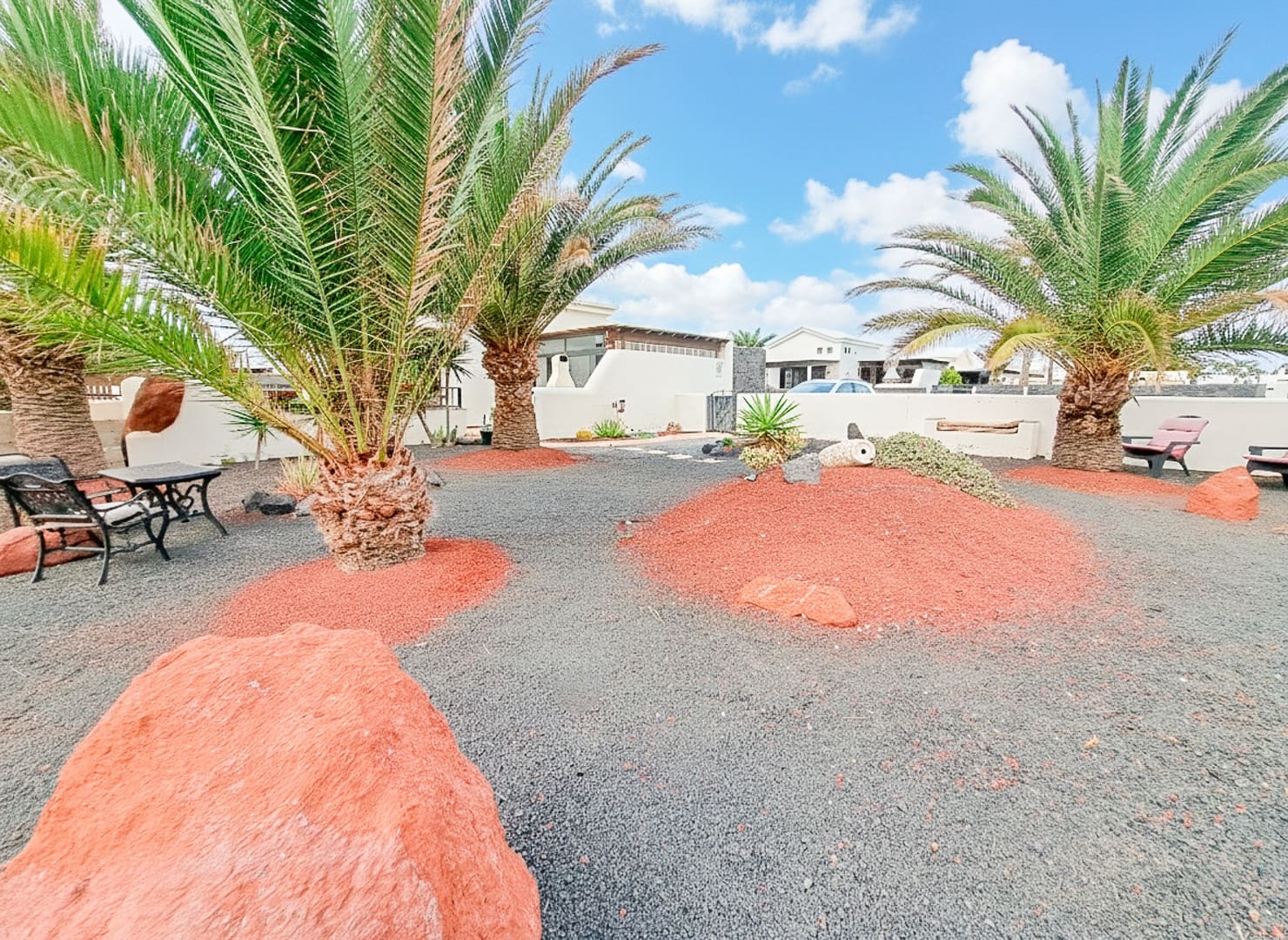 2 slaapkamer Villa te koop in Playa Blanca met zwembad garage - € 485.000 (Ref: 9428774)