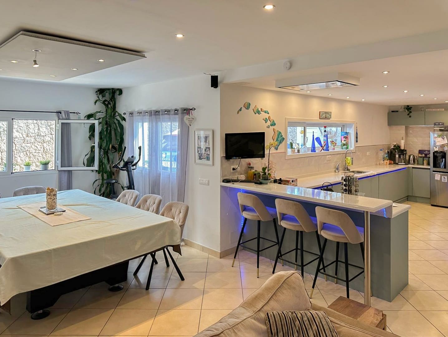 6 bedroom Villa for sale in Playa Blanca with pool garage - € 725,000 (Ref: 9532581)