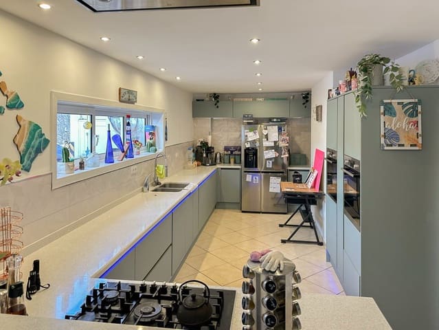 6 slaapkamer Villa te koop in Playa Blanca, Yaiza met zwembad garage - € 725.000 (Ref: 9532581)