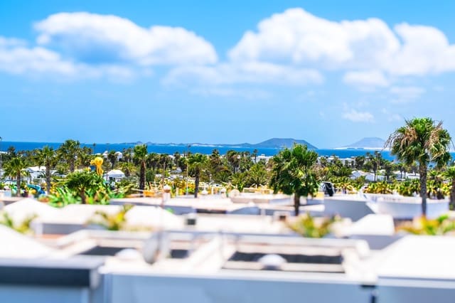 6 slaapkamer Villa te koop in Playa Blanca, Yaiza met zwembad garage - € 725.000 (Ref: 9532581)