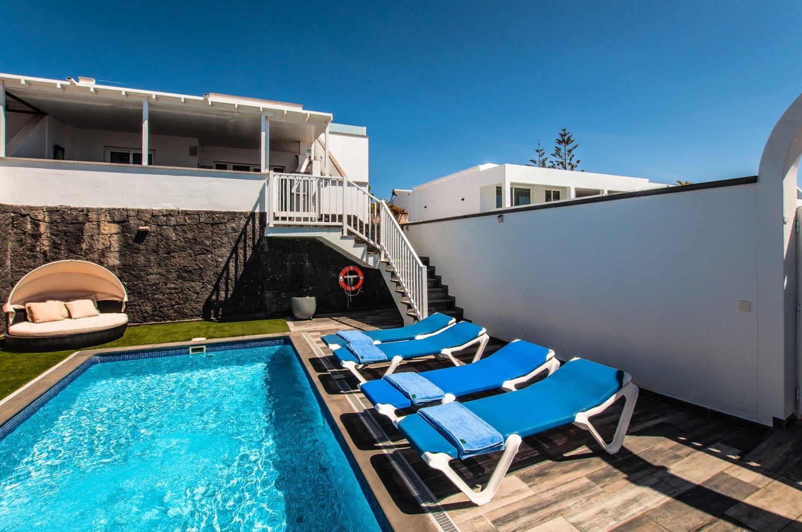 6 bedroom Villa for sale in Playa Blanca with pool garage - € 725,000 (Ref: 9532581)