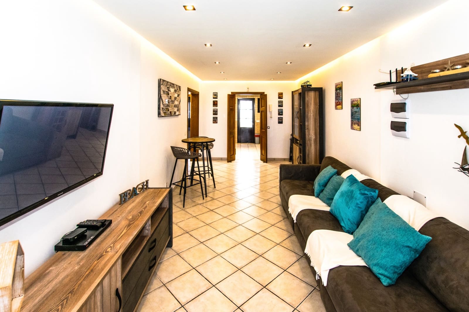 6 bedroom Villa for sale in Playa Blanca with pool garage - € 725,000 (Ref: 9532581)