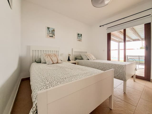 3 sovrum Villa till salu i Playa Blanca, Yaiza med pool garage - 475 000 € (Ref: 9685531)