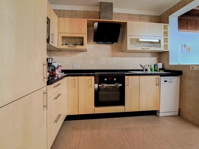 3 sovrum Villa till salu i Playa Blanca, Yaiza med pool garage - 475 000 € (Ref: 9685531)