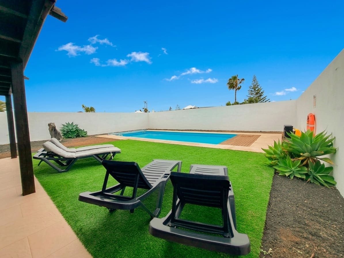 3 sovrum Villa till salu i Playa Blanca med pool garage - 475 000 € (Ref: 9685531)