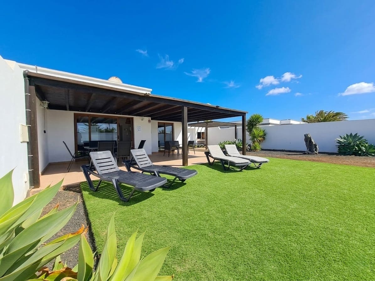 3 sovrum Villa till salu i Playa Blanca med pool garage - 475 000 € (Ref: 9685531)