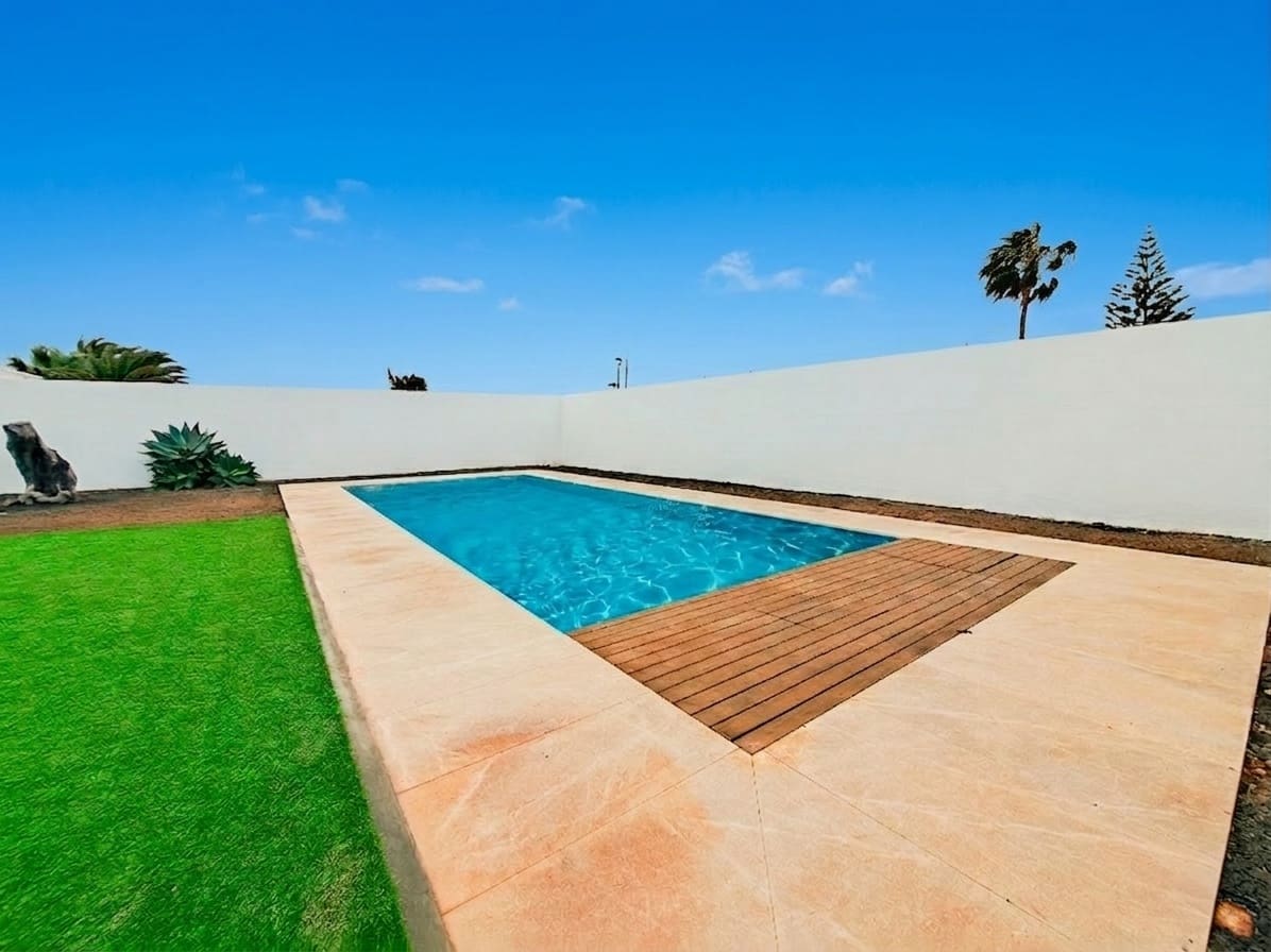 3 sovrum Villa till salu i Playa Blanca med pool garage - 475 000 € (Ref: 9685531)