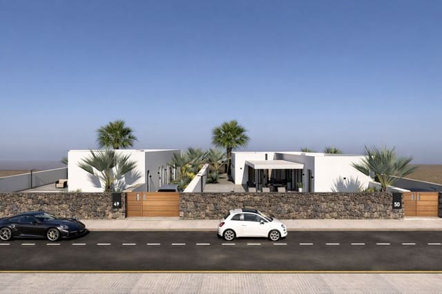 4 bedroom Villa for sale in Playa Blanca, Yaiza with pool garage - € 1,280,000 (Ref: 9713386)