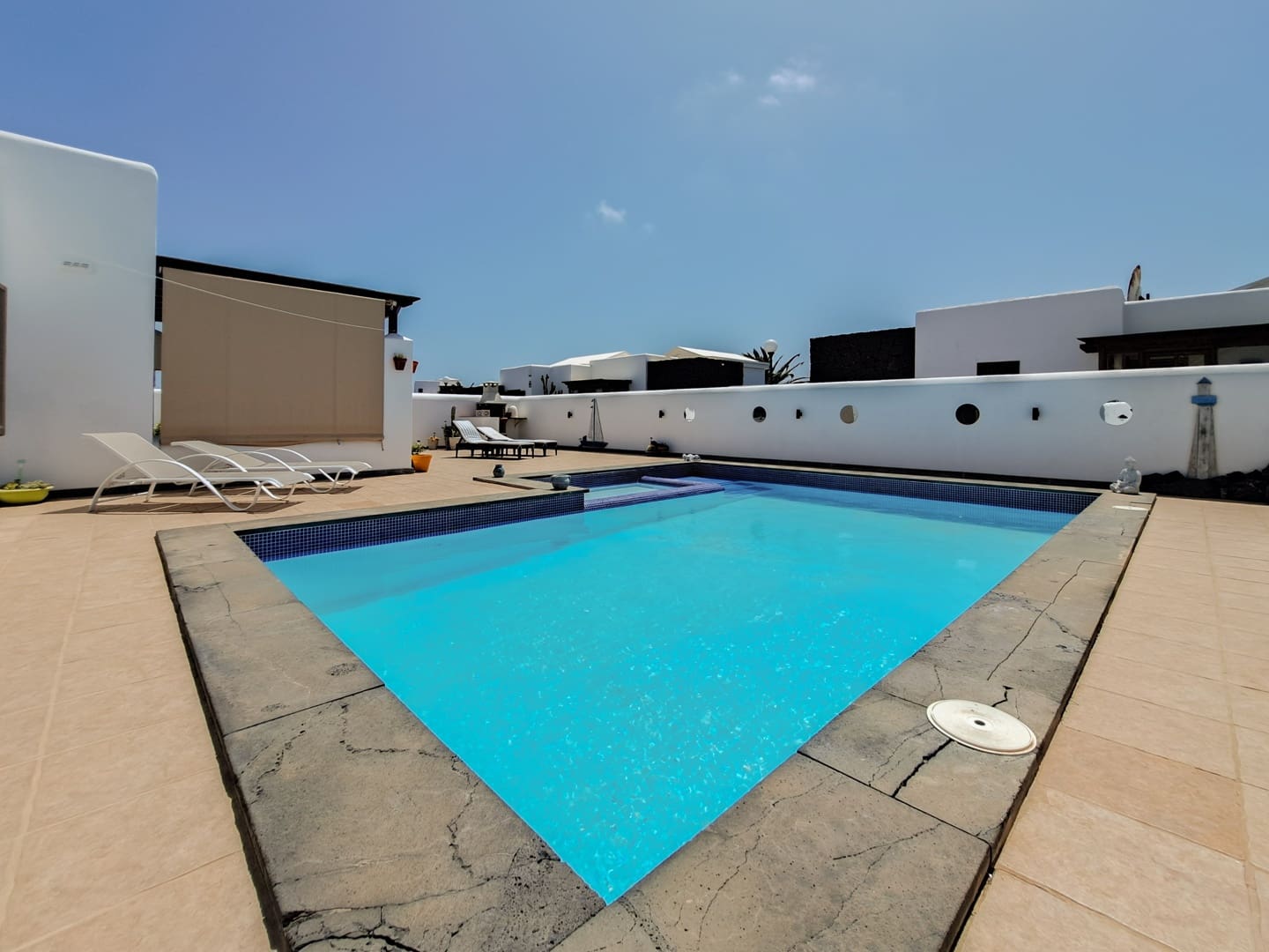 2 bedroom Villa for sale in Playa Blanca with pool garage - € 495,000 (Ref: 9749357)