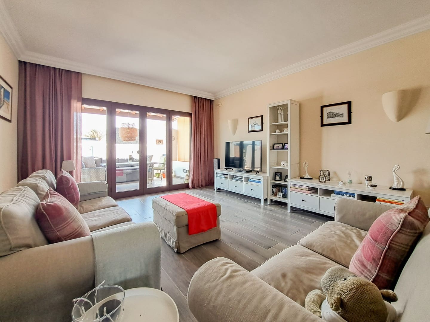 2 bedroom Villa for sale in Playa Blanca with pool garage - € 495,000 (Ref: 9749357)