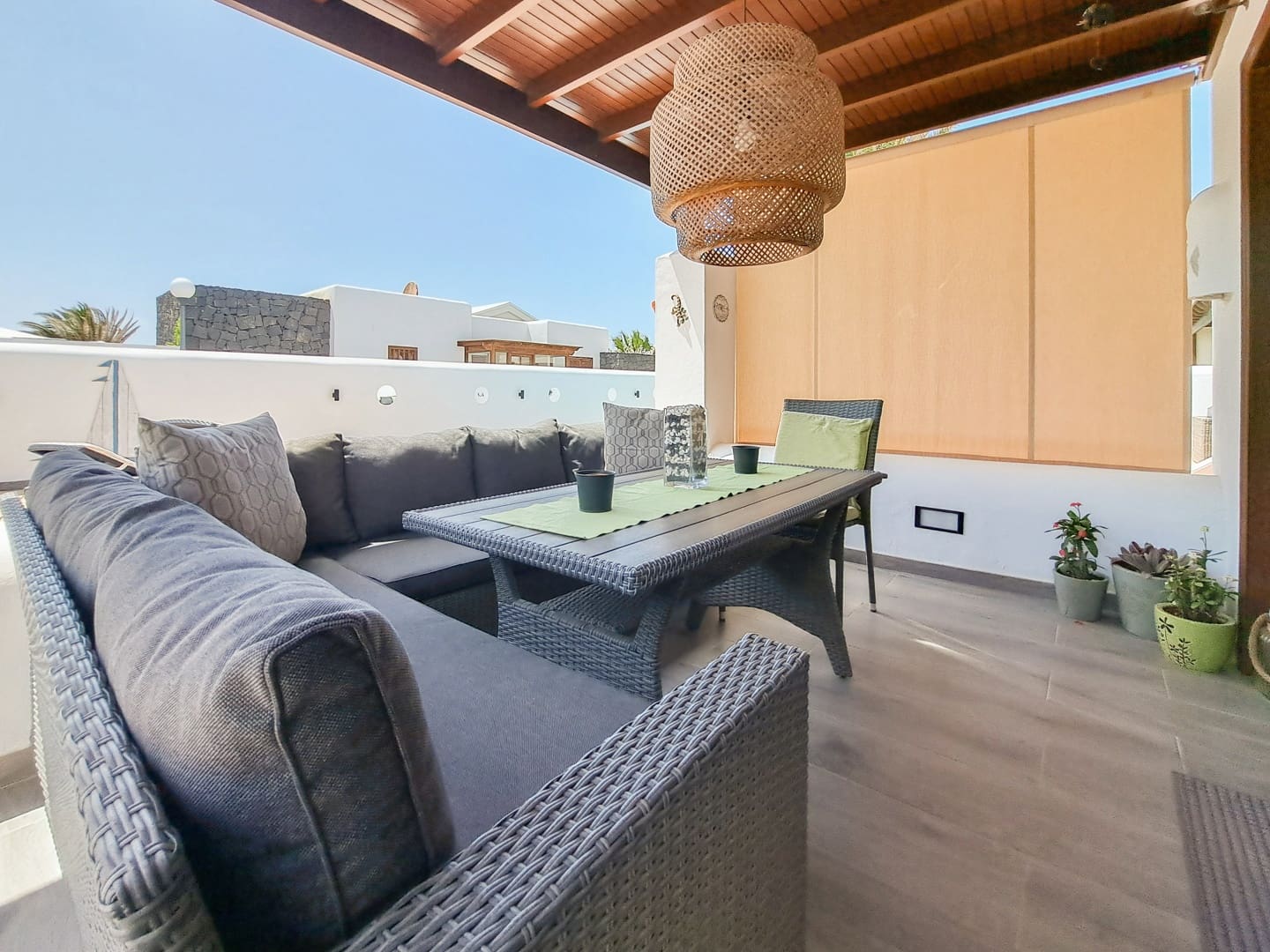 2 bedroom Villa for sale in Playa Blanca with pool garage - € 495,000 (Ref: 9749357)