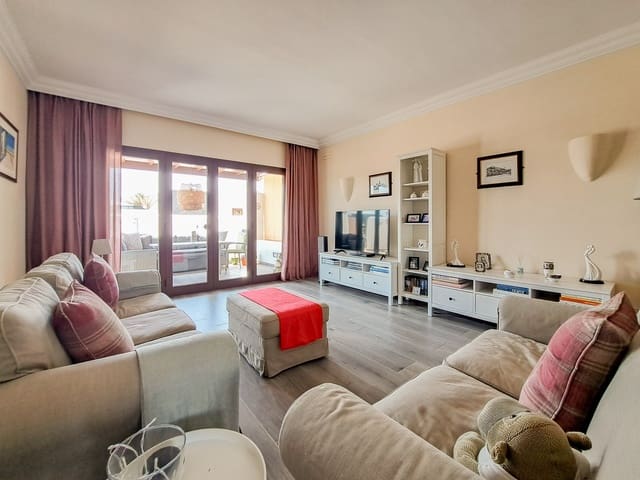 2 sypialnia Willa na sprzedaż w Playa Blanca, Yaiza z basenem garażem - 495 000 € (Ref: 9749357)