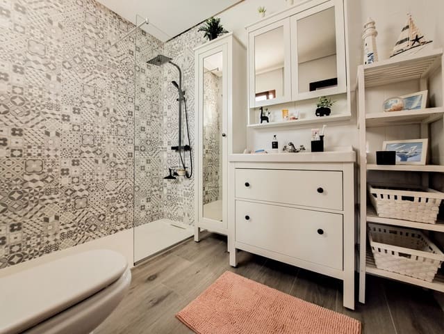 2 sypialnia Willa na sprzedaż w Playa Blanca, Yaiza z basenem garażem - 495 000 € (Ref: 9749357)