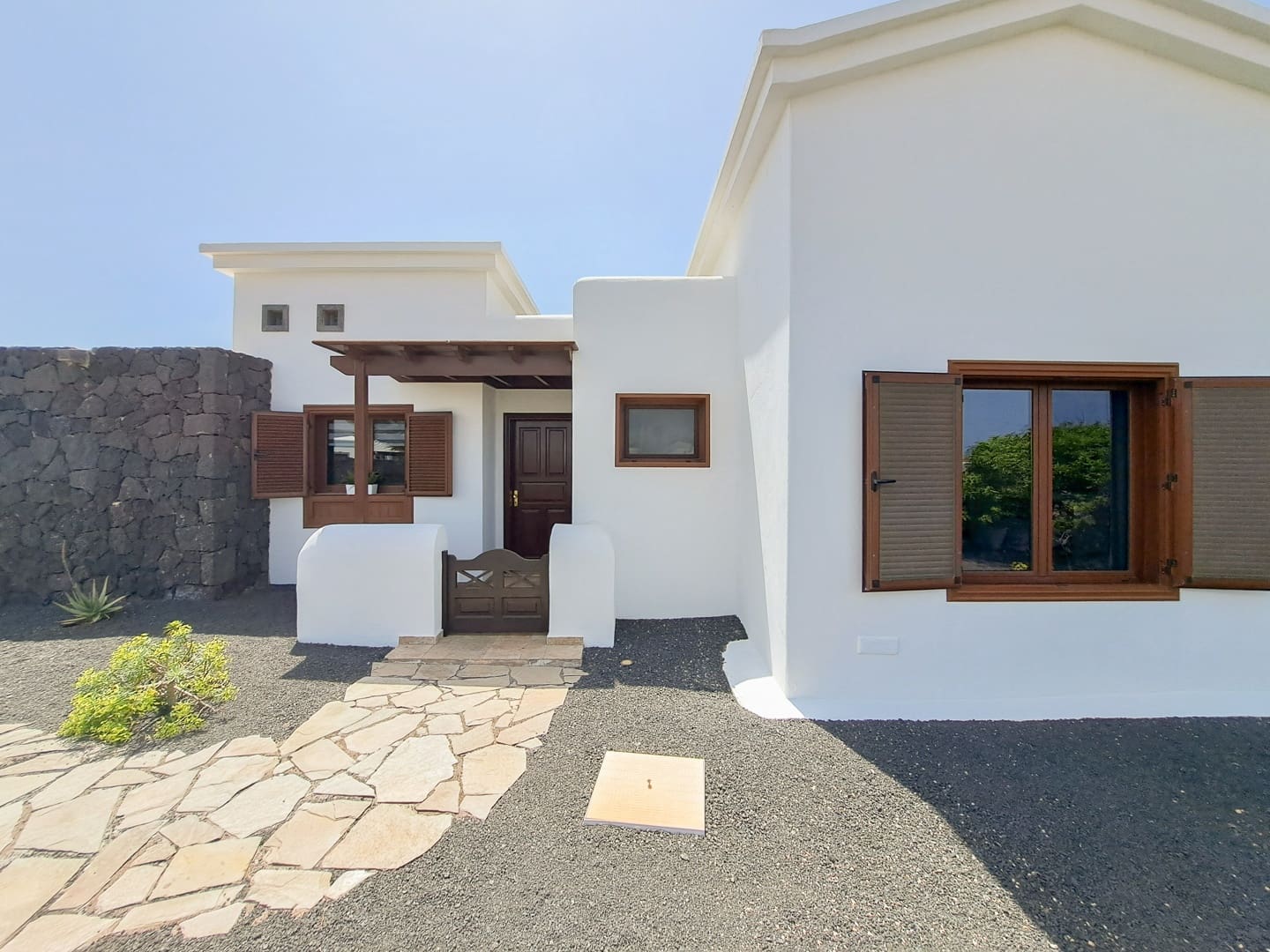 2 bedroom Villa for sale in Playa Blanca with pool garage - € 495,000 (Ref: 9749357)