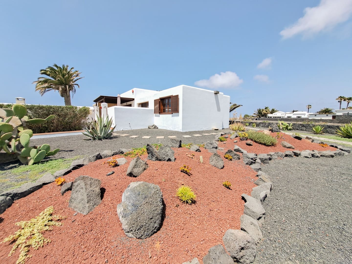 2 bedroom Villa for sale in Playa Blanca with pool garage - € 495,000 (Ref: 9749357)