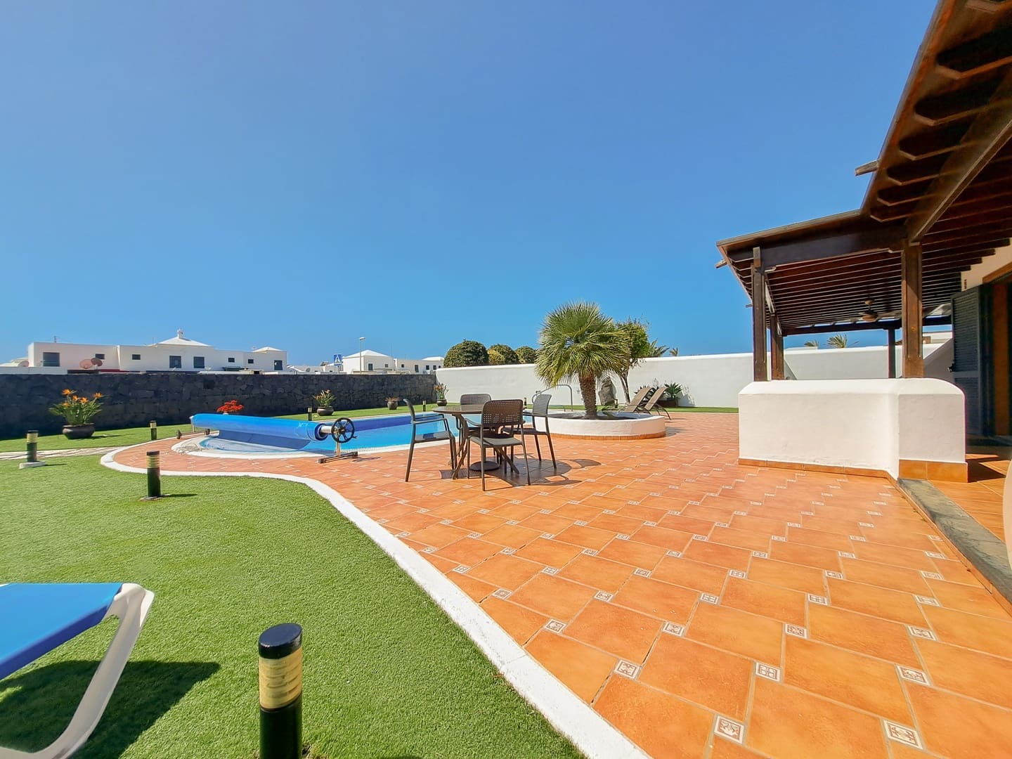 3 soveværelse Villa til salg i Playa Blanca med swimmingpool garage - € 795.000 (Ref: 9759523)