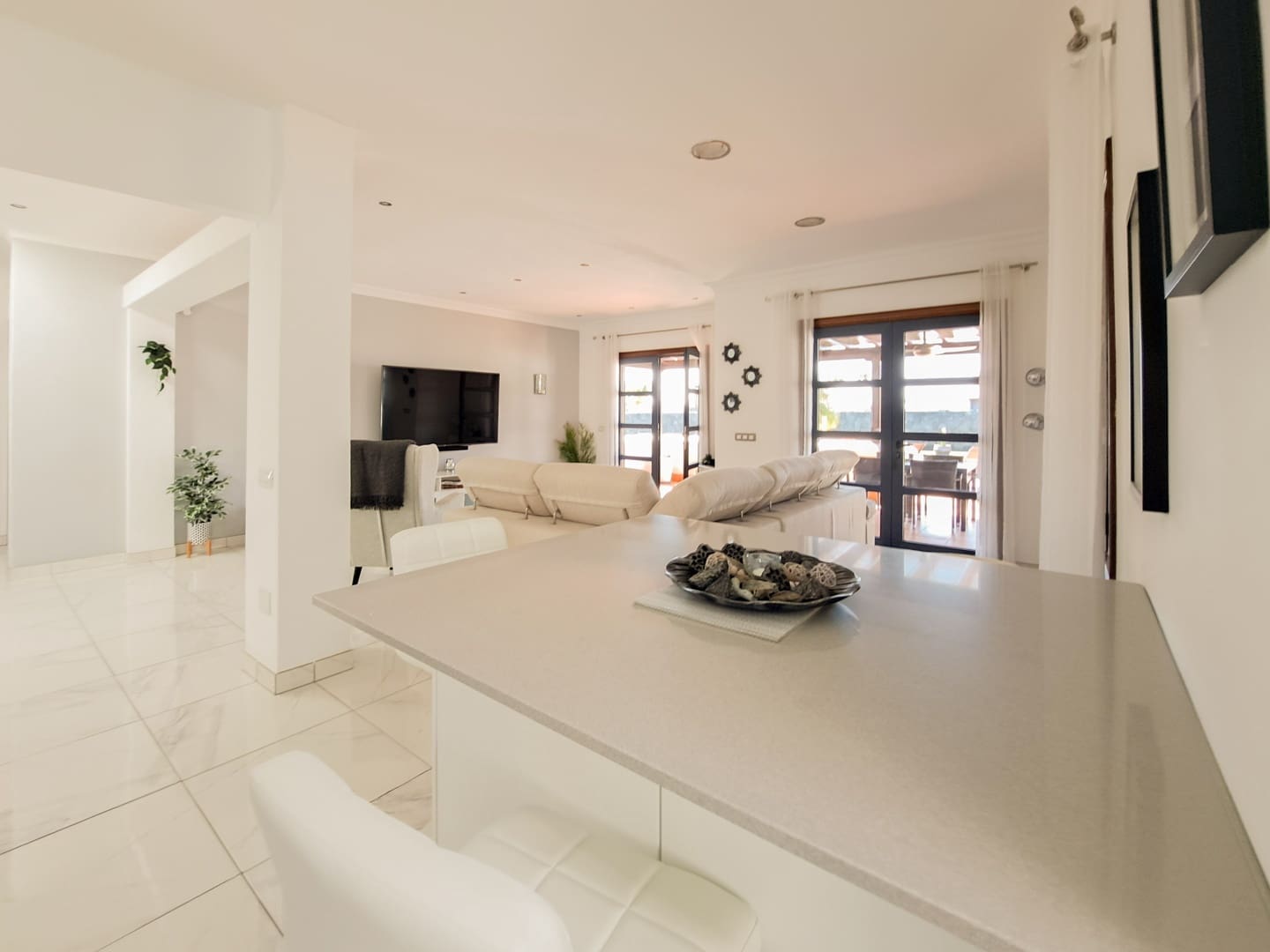 3 soveværelse Villa til salg i Playa Blanca med swimmingpool garage - € 795.000 (Ref: 9759523)