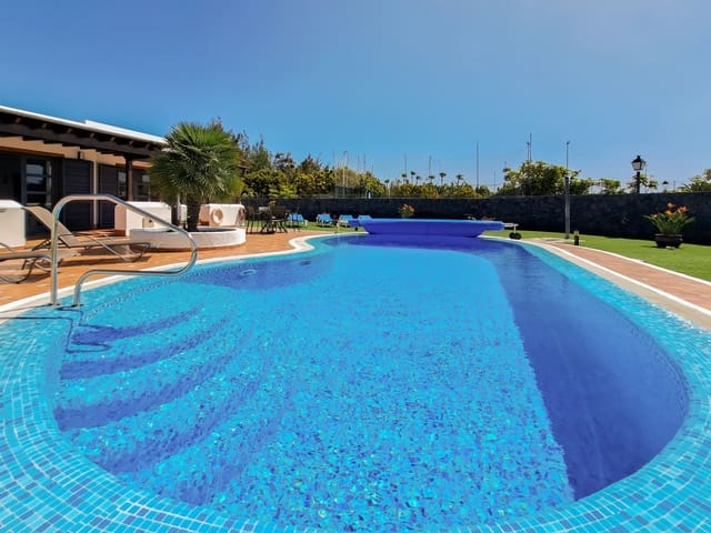 3 Zimmer Villa zu verkaufen in Playa Blanca, Yaiza mit Pool Garage - 795.000 € (Ref: 9759523)